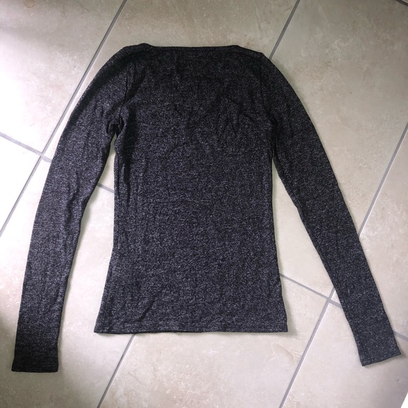 Hollister Long Sleeve Top - Picture 2 of 4
